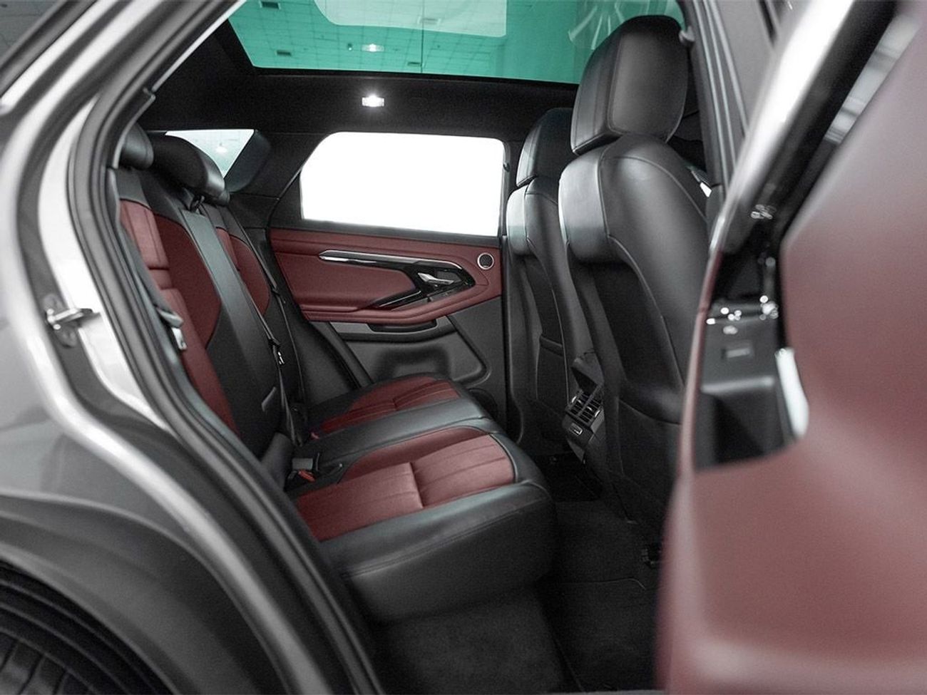 Land Rover Range Rover Evoque P250 R-Dynamic HSE 2.0L