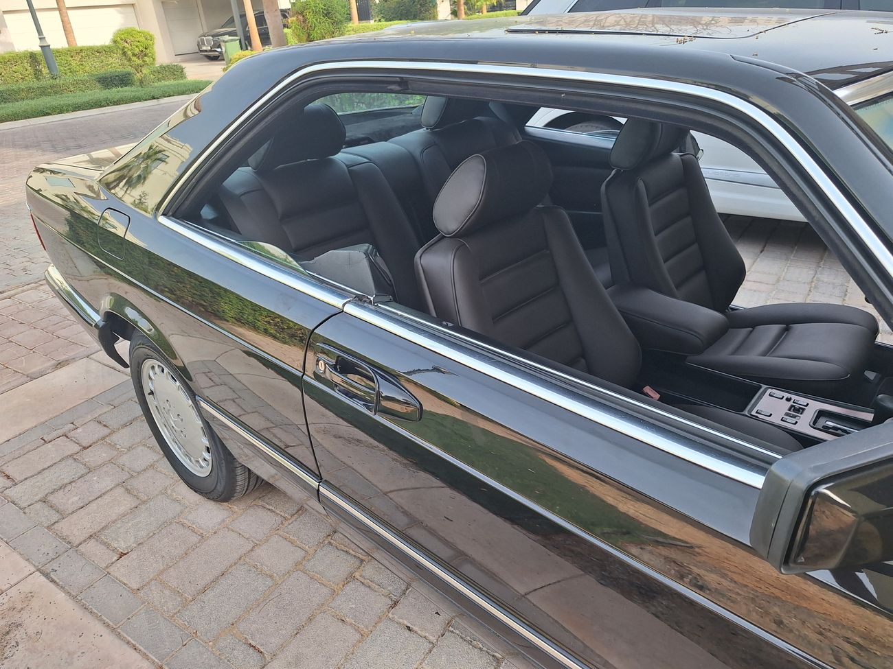 Mercedes-Benz 560 SEC