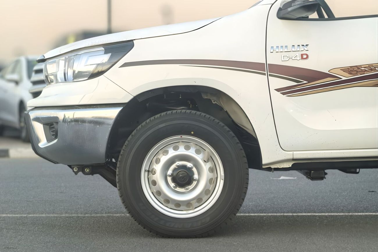 تويوتا هيلوكس TOYOTA HILUX SC 2.7L PETROL 4WD 2026