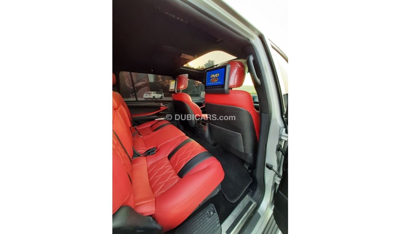 Lexus LX 570 facelifted