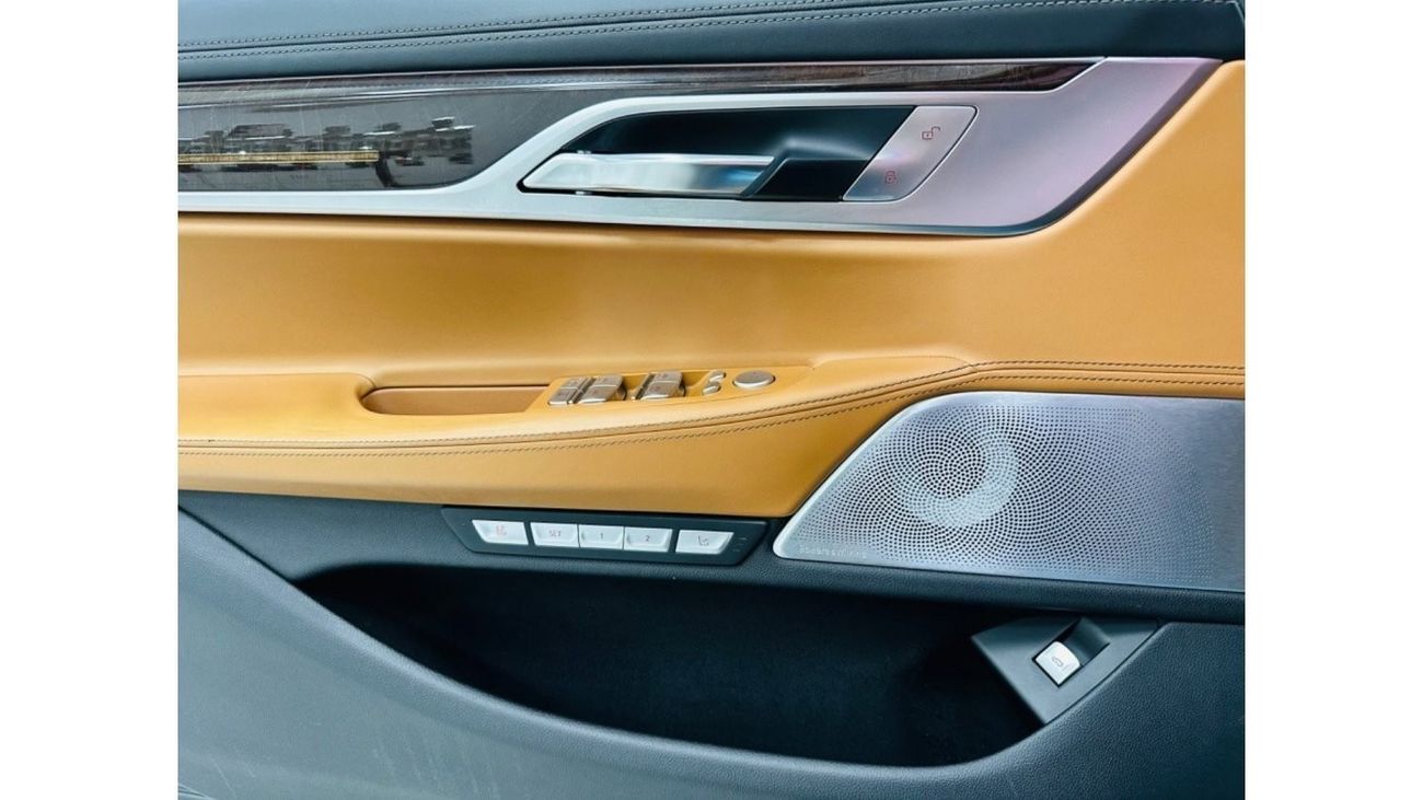 BMW 750Li Luxury Plus GCC .. FSH .. Top Range .. Perfect Condition .. V8 .