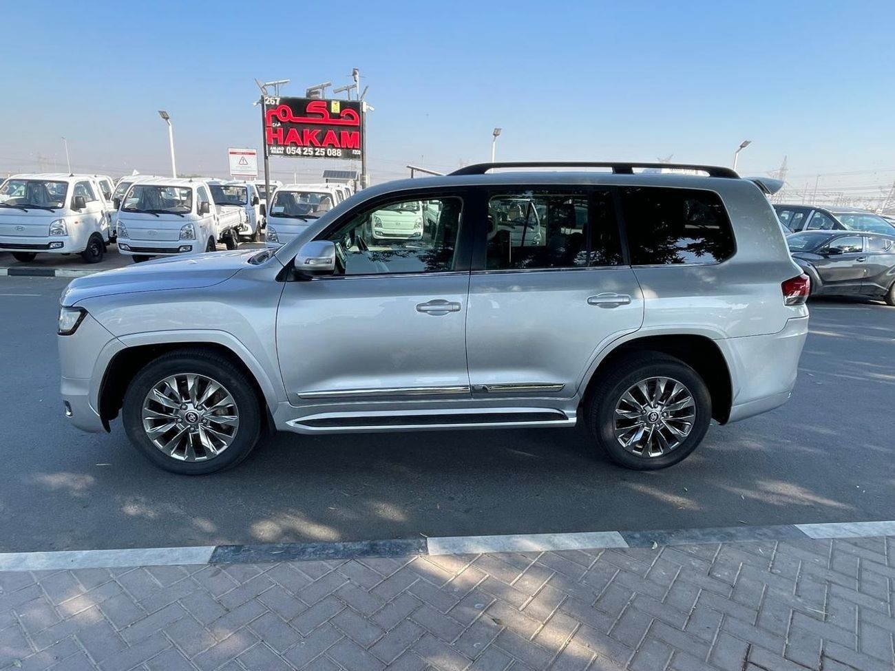 تويوتا لاند كروزر Diesel Engine Right Hand Drive 4.5 Liter Shape Modified To L C 300