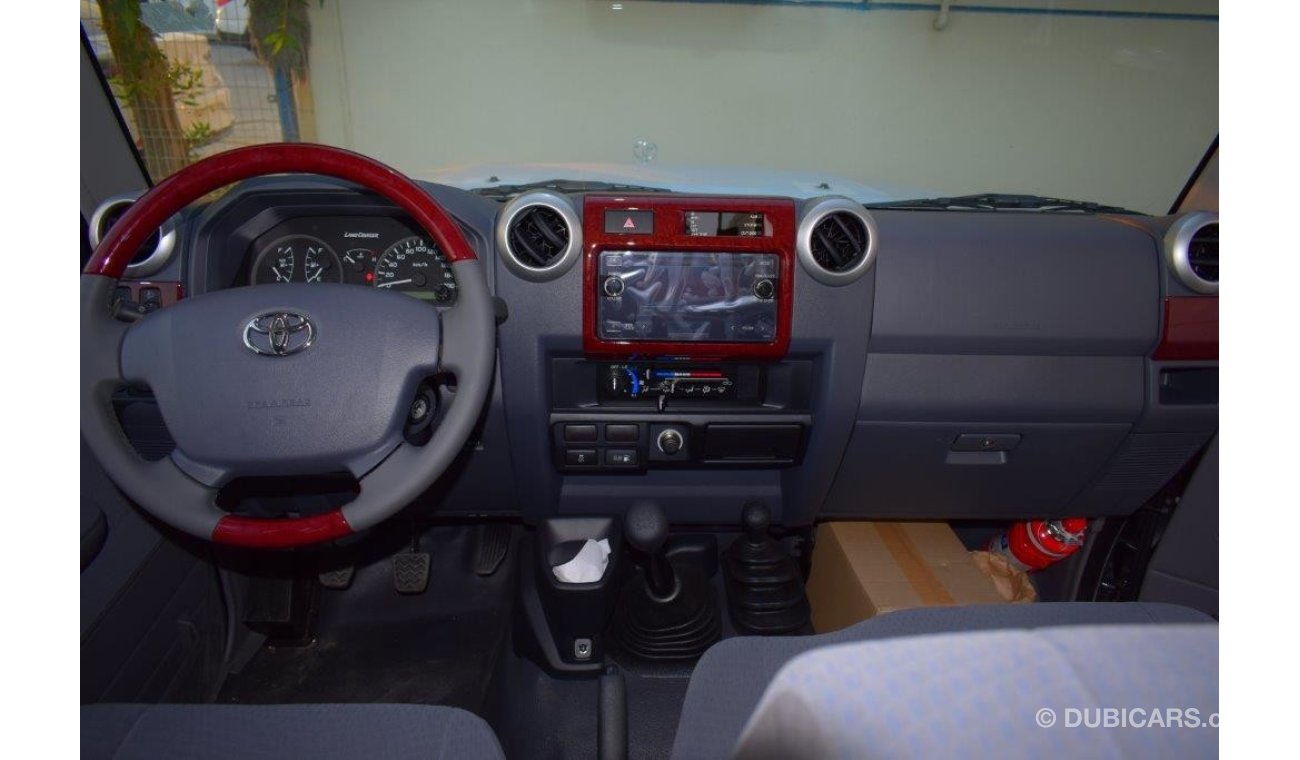 Toyota Land Cruiser Pick Up 79 SINGLE CAB PICKUP DLX V8 4.5L TURBO DIESEL 4WD MANUAL TRANSMISSION