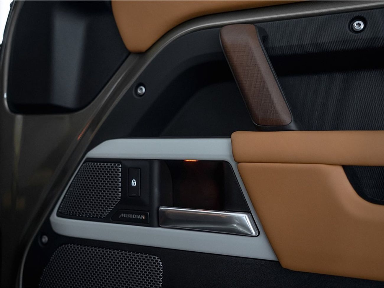 لاند روفر ديفندر 2024 Land Rover Defender 110 P400 HSE / Land Rover Warranty & Service Contract