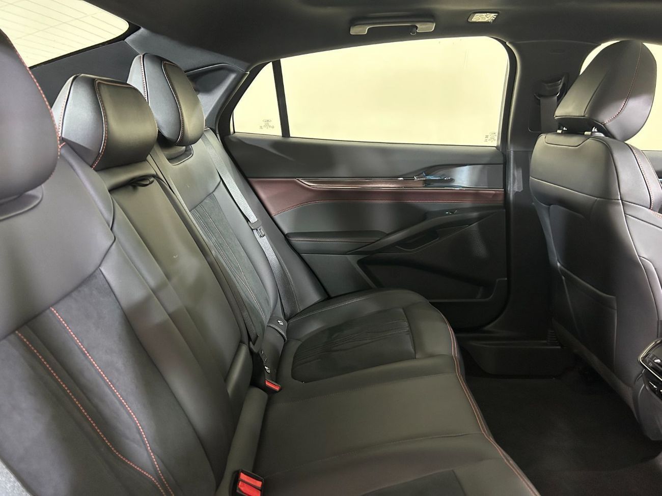 فورد توروس TPC3225H TAURUS TITANIUM 1.5L I4 FHEV / AL TAYER MOTORS / AL QOUZ SHOWROOM