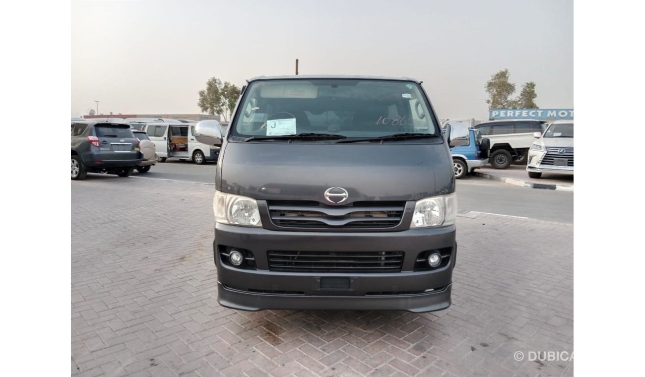 تويوتا هاياس TOYOTA HIACE VAN RIGHT HAND DRIVE   (PM1528)