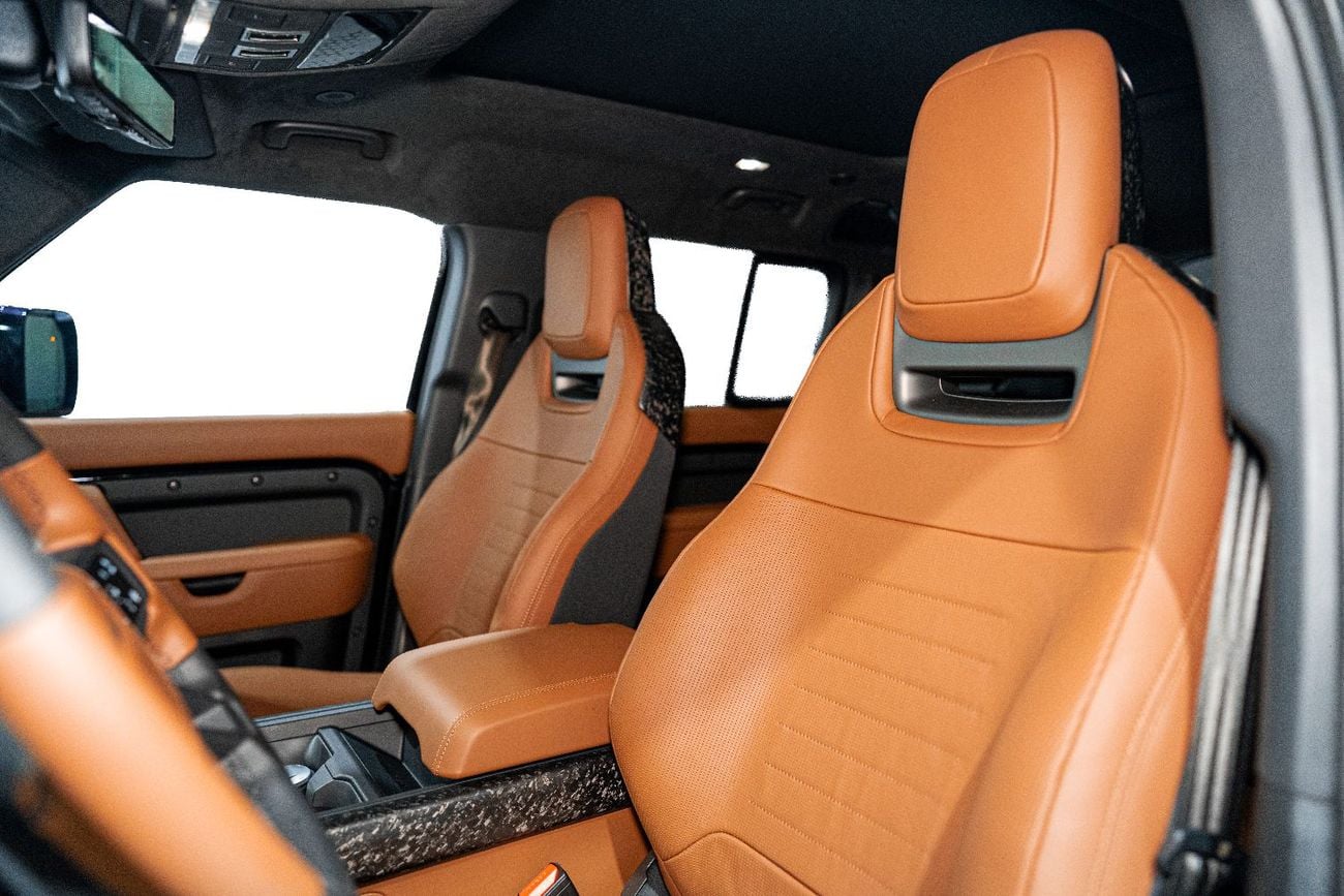 Land Rover Defender 2026 BLACK EDITION DEFENDER OCTA P635 | GCC SPEC UNDER WARRANTY AND SERVICE CONTRACT