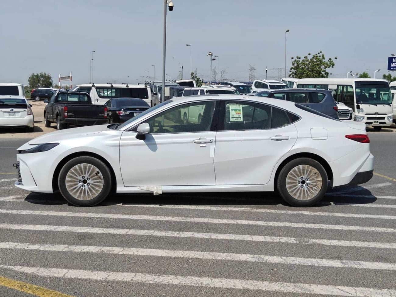 Toyota Camry Toyota Camry LE 2.5L petrol automatic GCC spec FWD