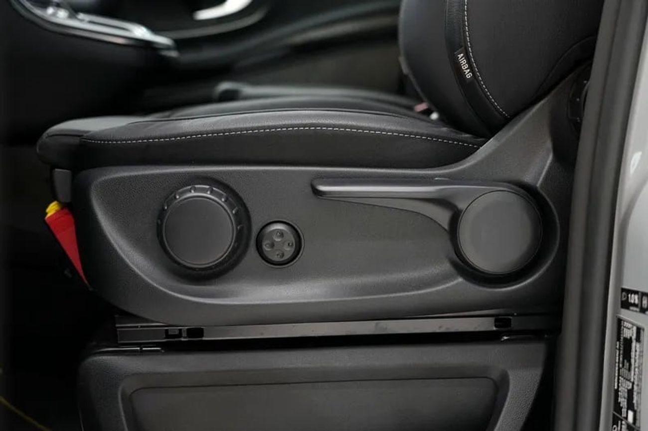 Mercedes Maybach V Class Maybach Mercede-Benz V 300 AVANTGARDE | GCC 0km | Agency Warranty | 360 View | 64 colors Ambeint Lights