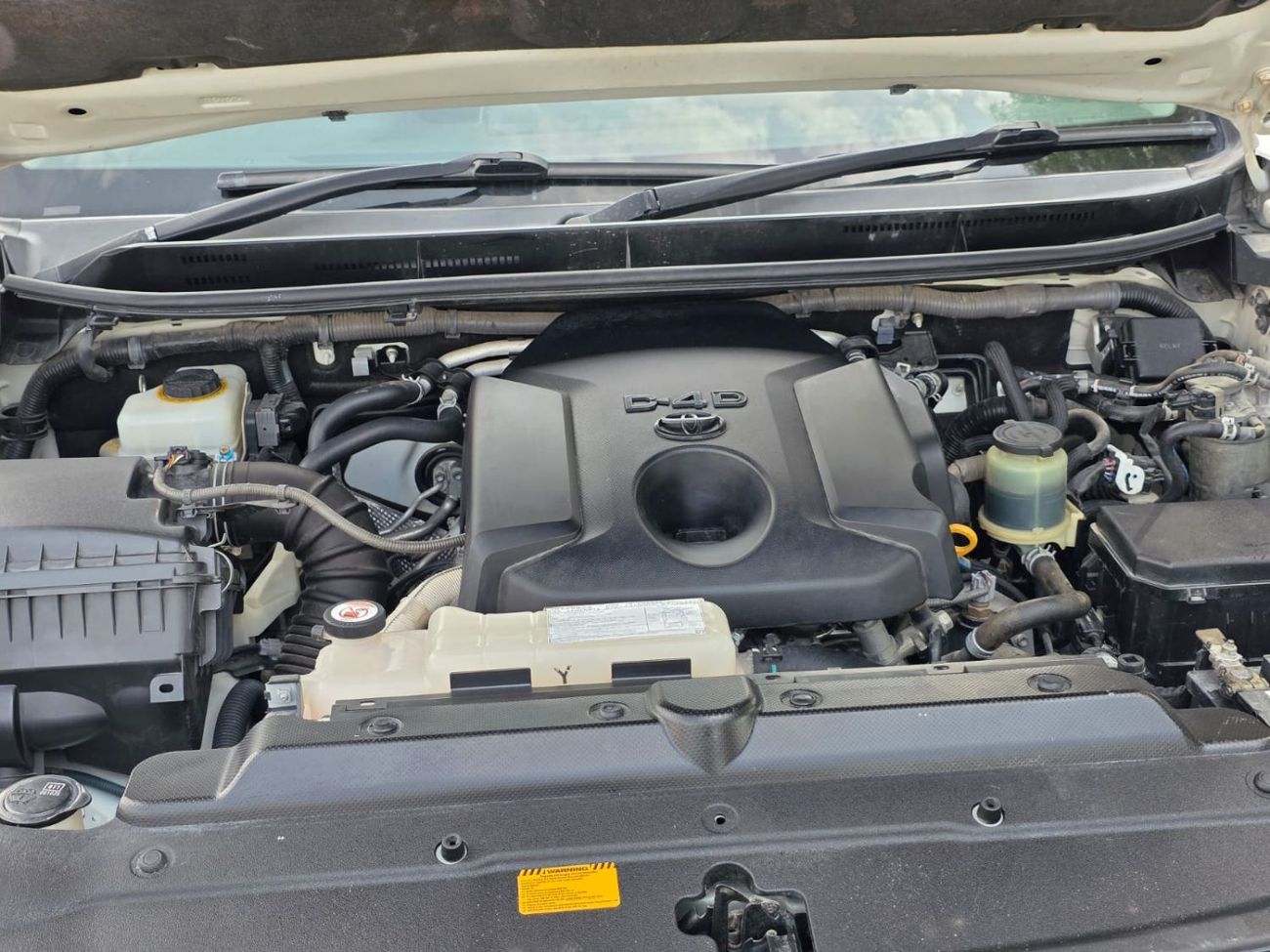 Toyota Prado original shape 2016 model 2,8 liter ,right hand drive ,diesel ,only for export