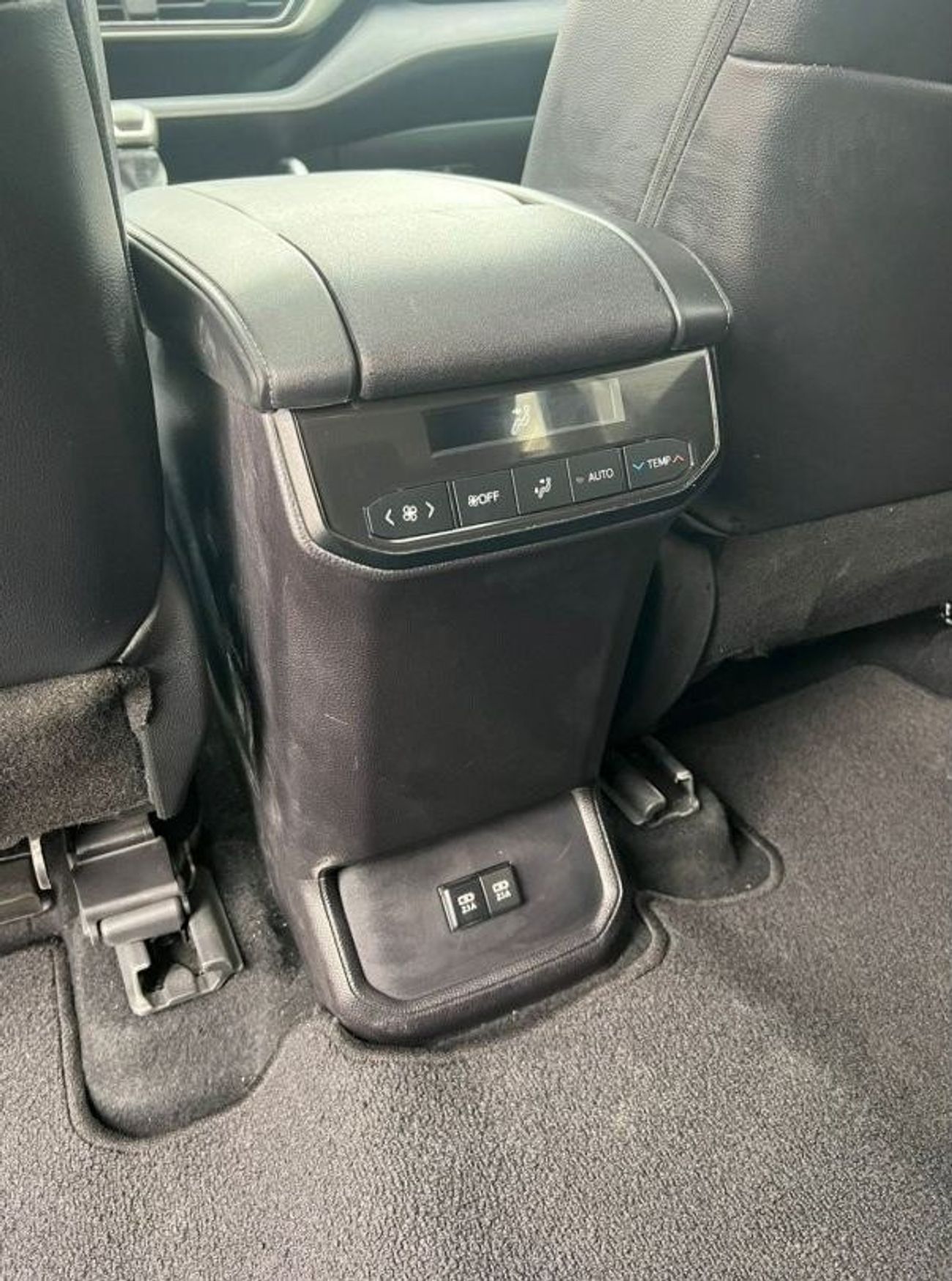 Toyota Highlander *Ramadan Offer* LIMITED TIME OFFER ONLY   2021 TOYOTA HIGHLANDER XLE 3.5L _ V6/ EXPORT ONLY