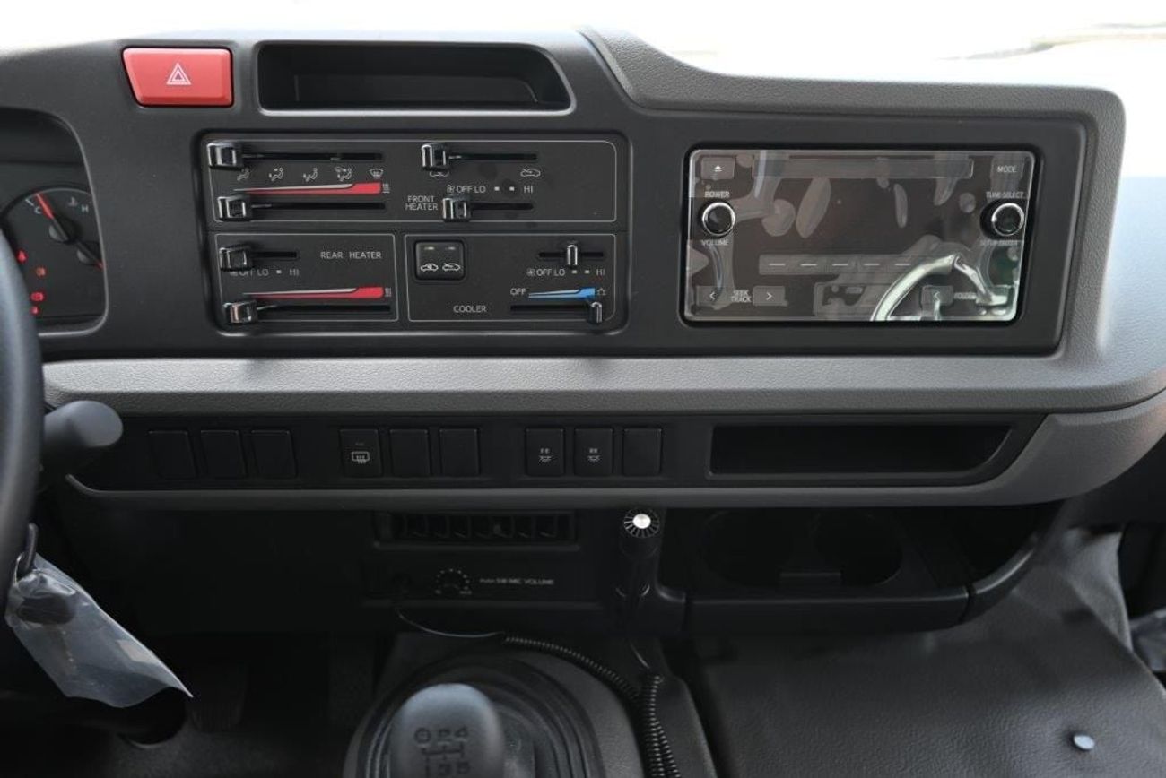 تويوتا كوستر DLX 22 SEATER 4.0L DIESEL MANAUL