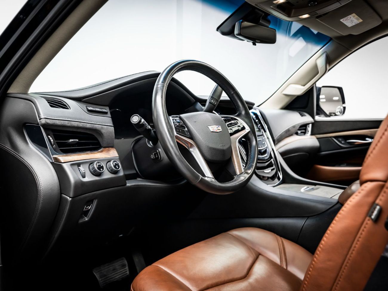 Cadillac Escalade Std 6.2L 2017 Cadillac Escalade, 1 Year Warranty, Full Service History, Low KMs, GCC