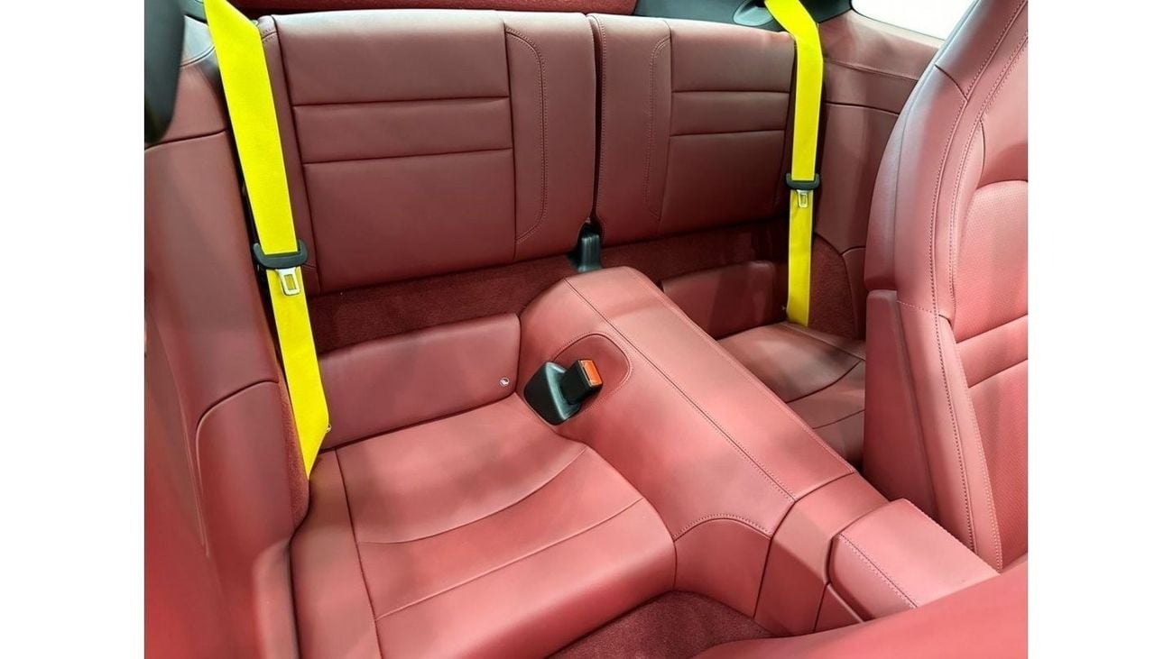 Porsche 911 *Brand New* 2024 Porsche 911/992 Carrera, April 2026 Porsche Warranty, Delivery Kms, GCC