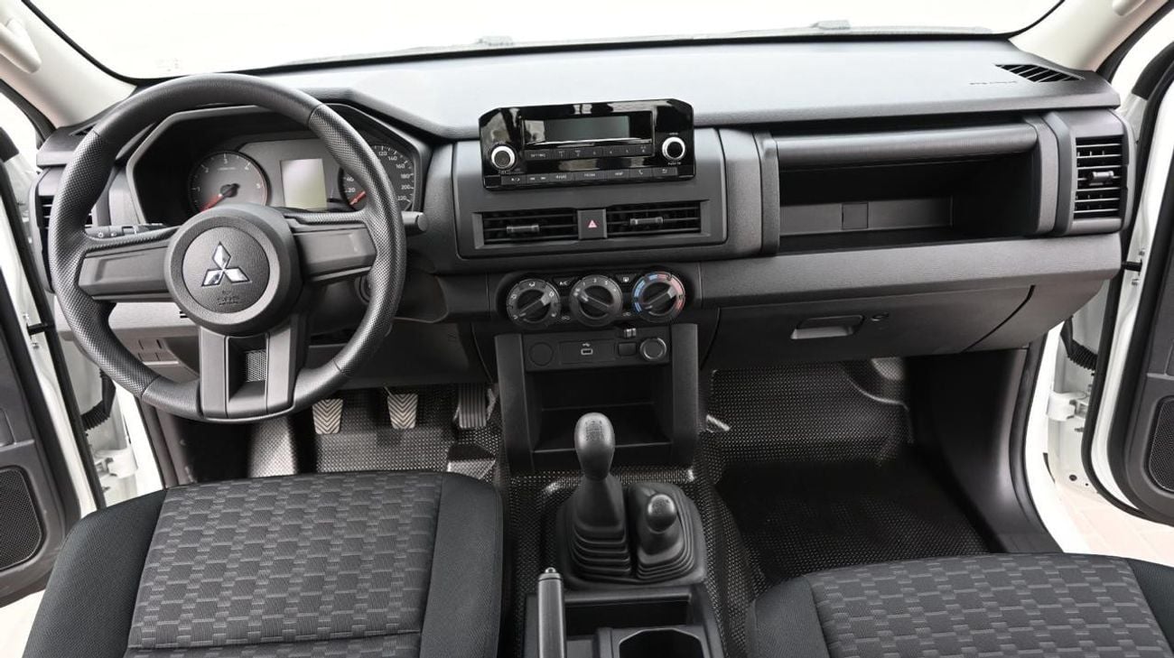 Mitsubishi L200 Mitsubishi L200 2.4L Diesel DC 4*4 GL 5MT Mid-Line