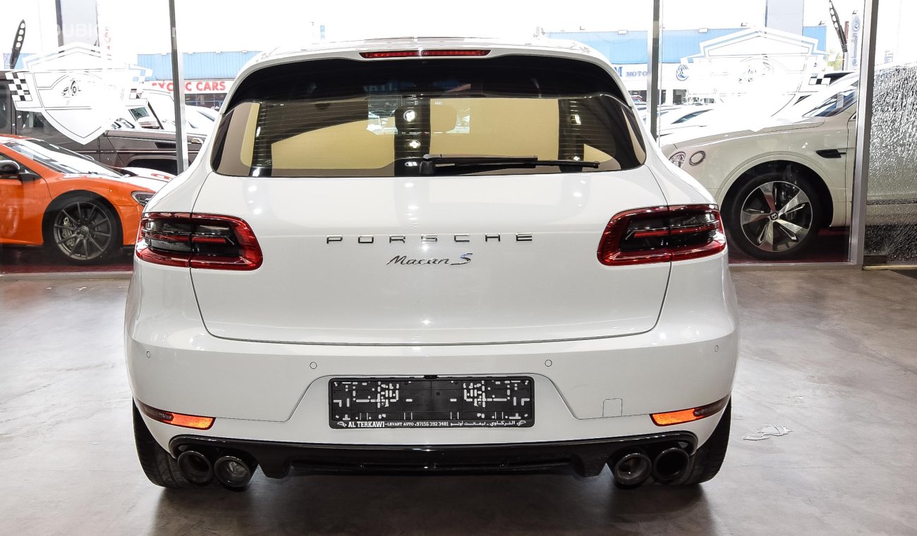 Porsche Macan S