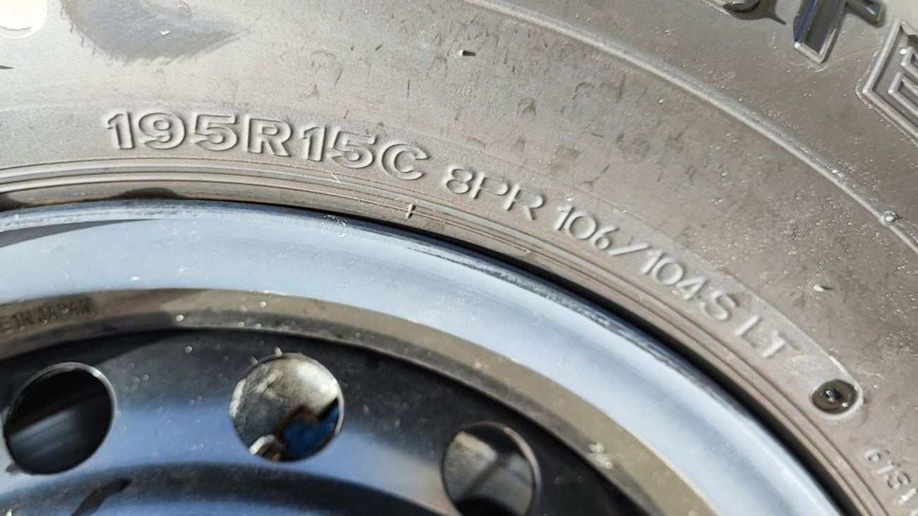 Toyota Hiace TOYOTA HIACE 2.5L TURBO DIESEL 15 SEATER H.ROOF MT 2025