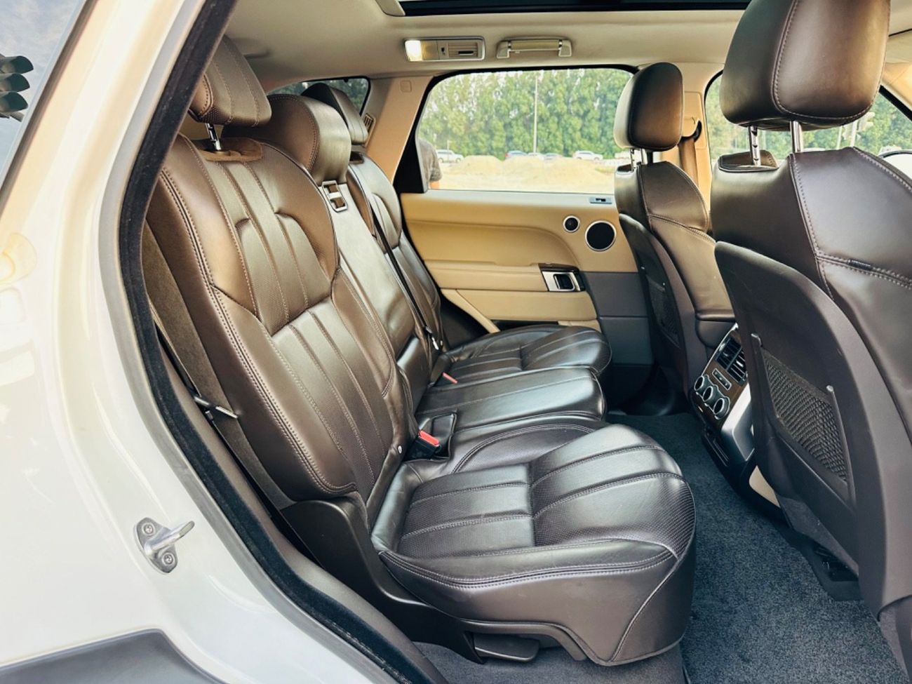 Land Rover Range Rover Sport MODEL 2017 GCC CAR PERFECT CONDITION INSIDE AND OUTSIDE FULL OPTION PANORAMIC ROOF LEATHER SEATS