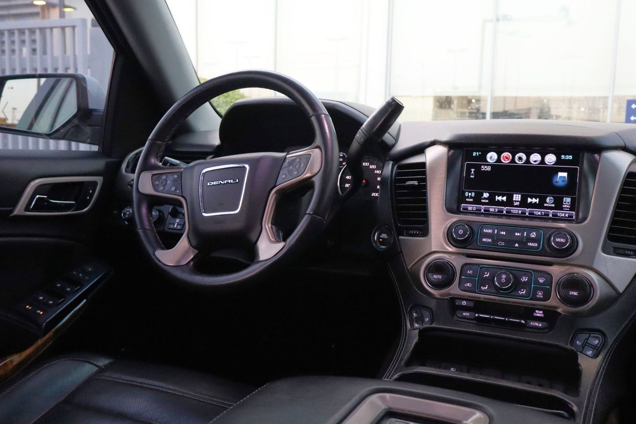 GMC Yukon Denali 6.2L (8 Seater)
