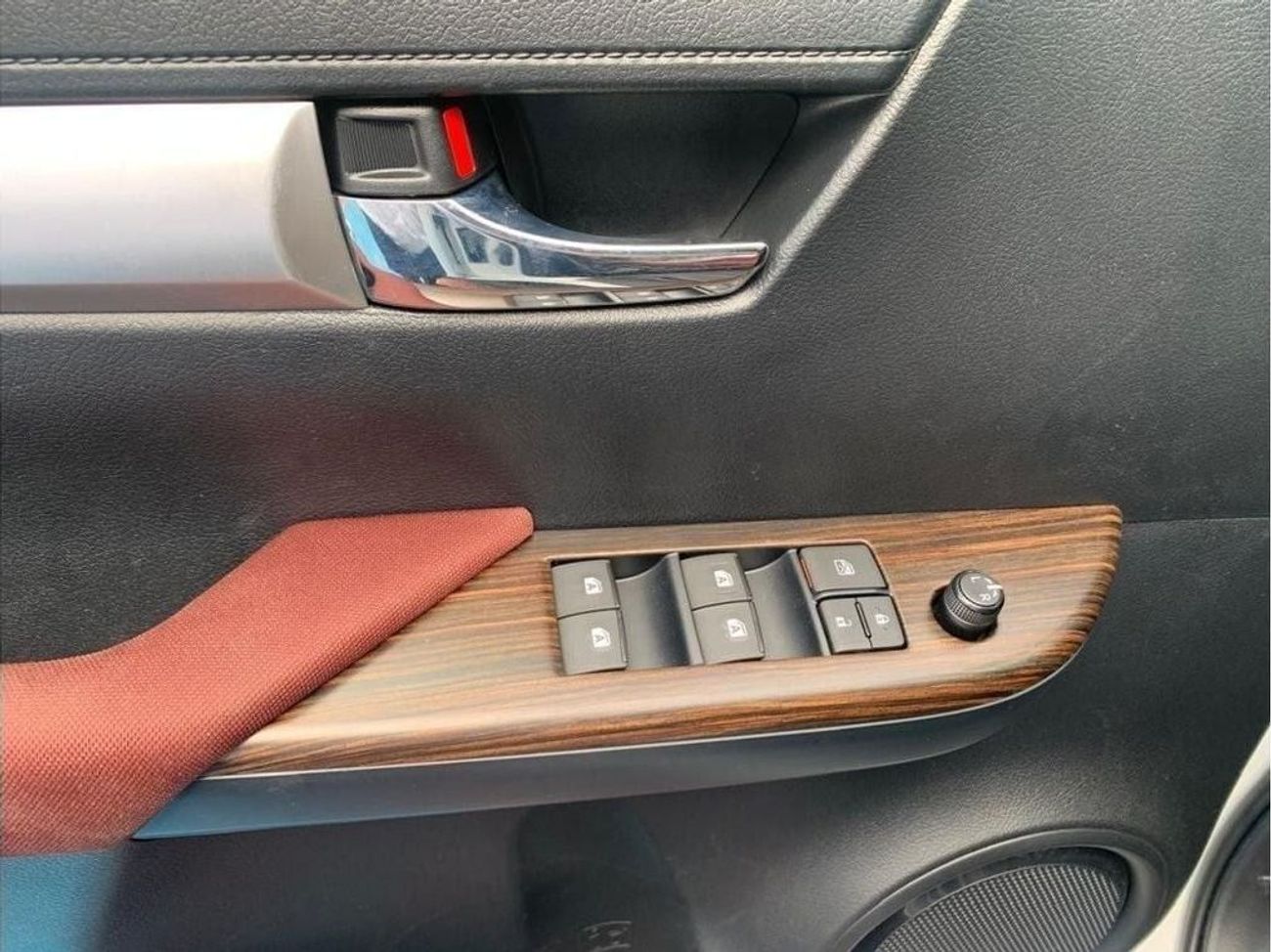 Toyota Hilux 2025 TOYOTA HILUX SR5 4.0L V6 WHITE AND BLACK AVAILABLE