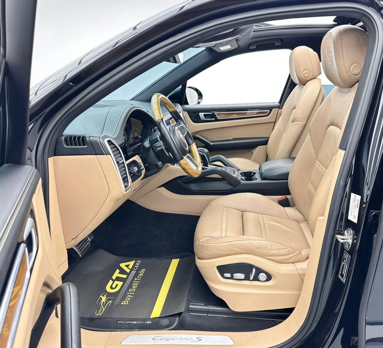 Porsche Cayenne S 2.9L (440 HP) 2019 Porsche Cayenne S, 1 Year Unlimited KM Warranty, Service History, Excellent Con