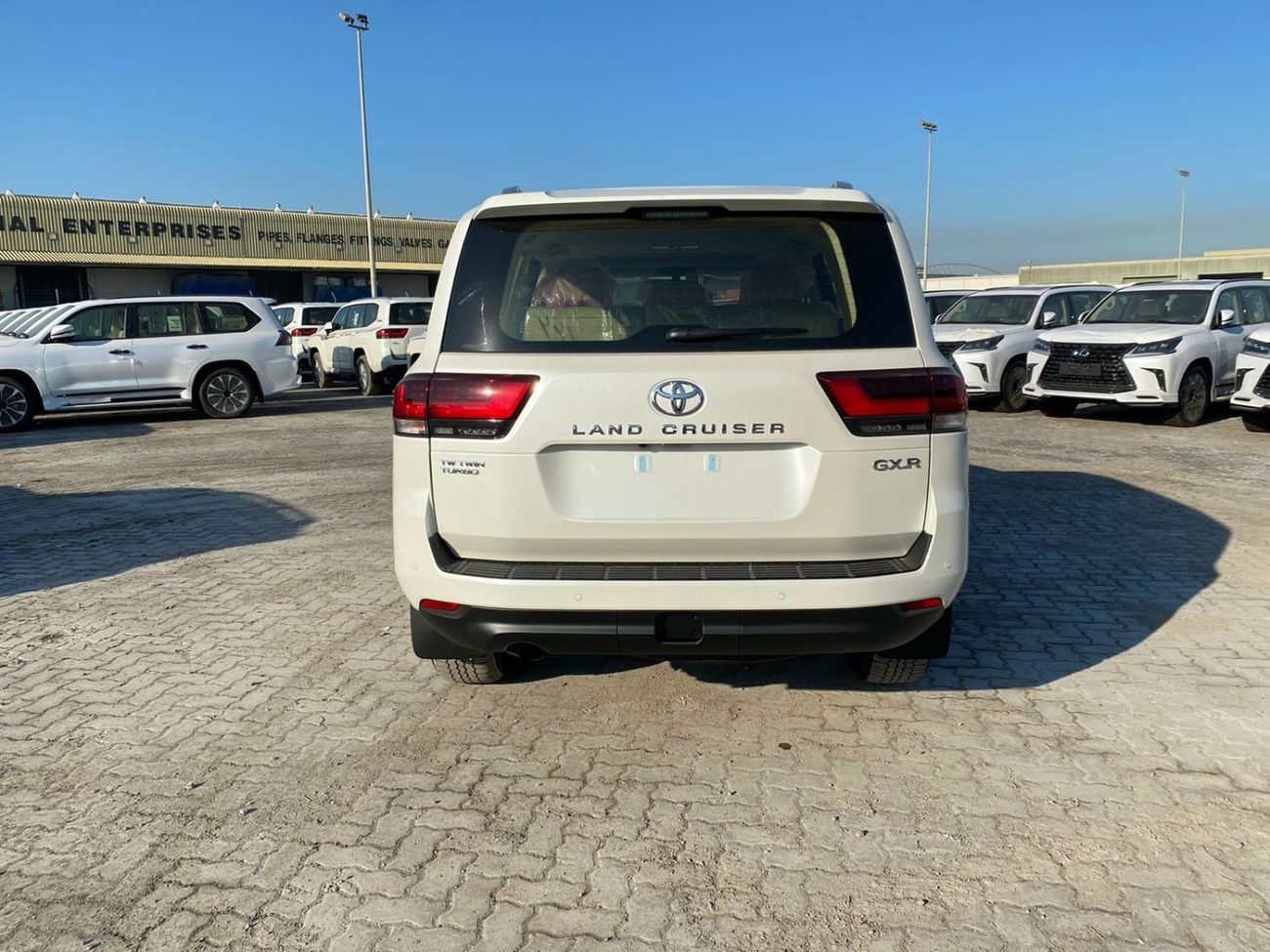 تويوتا لاند كروزر GXR
