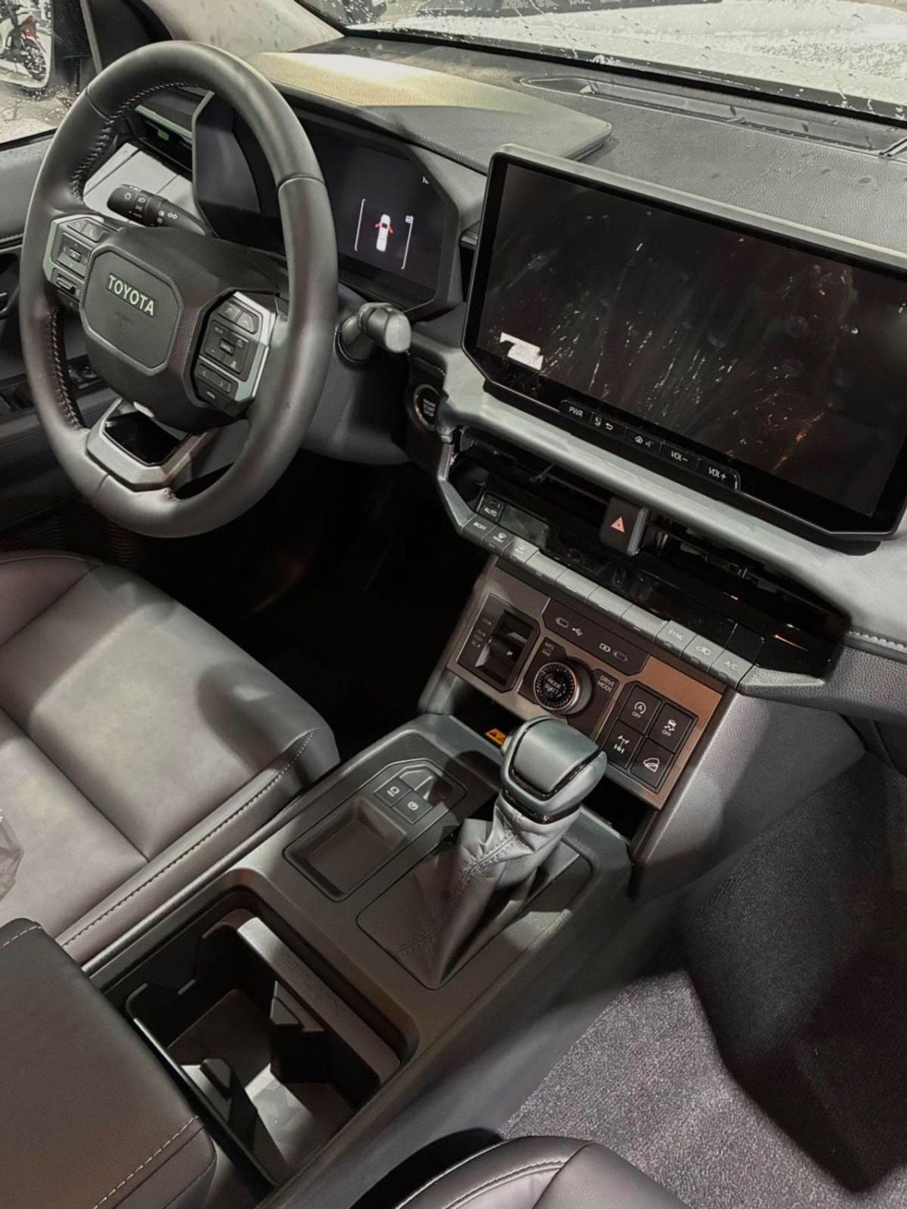Toyota Hilux ADVENTURE 2.8 Full Option New Shape Brand New
