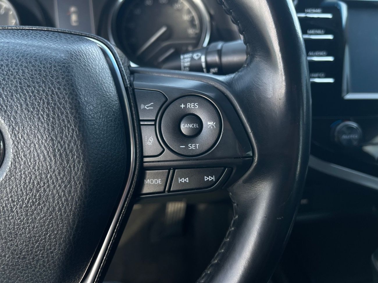 تويوتا كامري SE 2.5L (204 HP)