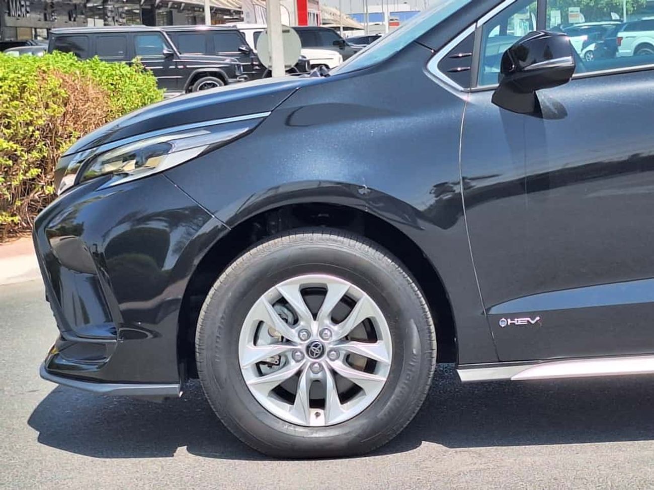 Toyota Granvia TOYOTA GRANVIA 2.5L HYBRID 7 SEATER