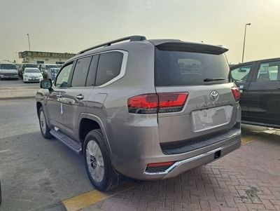 تويوتا لاند كروزر VXR
