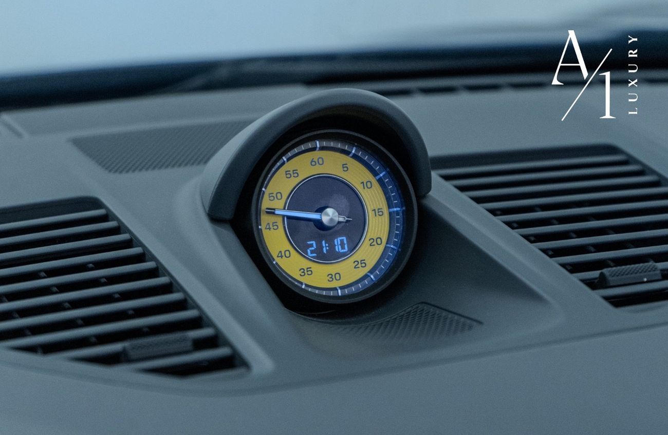 بورش 911 Turbo S 3.8L (645 HP) Convertible