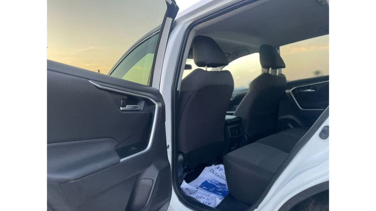 تويوتا راف ٤ 2021 Toyota Rav4 XLE 2.5L V4 Push Start Electric Seat -  UAE PASS