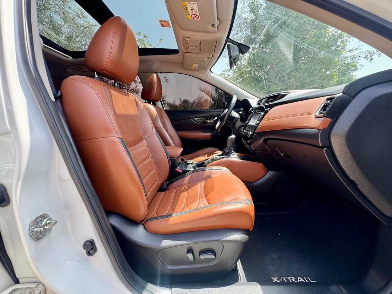 Nissan XTrail SL 2.5L 780-Monthly l GCC l Panoramic, Leather, Cruise l Accident Free