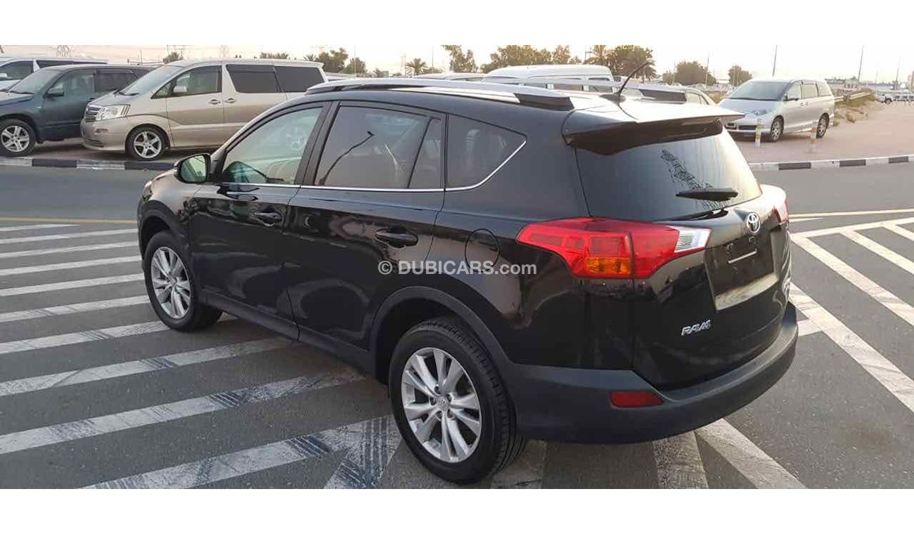 تويوتا راف ٤ fresh and imported and very clean inside out and ready to drive