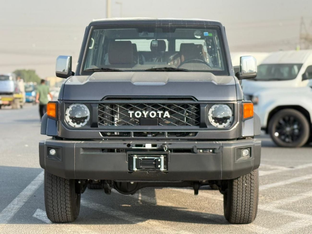 Toyota Land Cruiser 70 HT VXR 4.0L LC76 5 DOORS