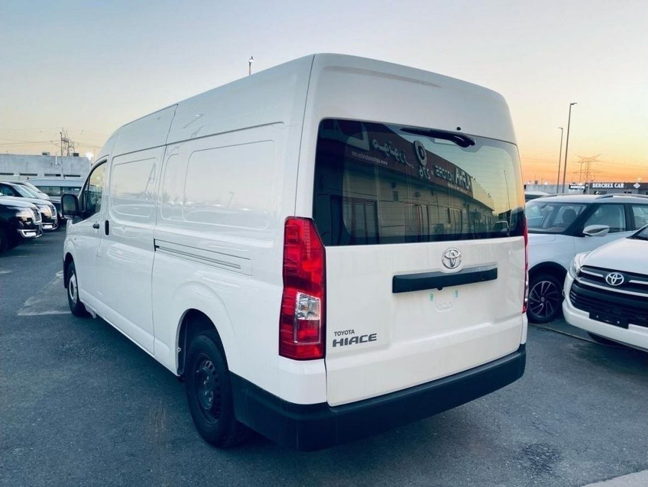 Toyota Hiace TOYOTA HIACE 3.5L V6 CARGO VAN HIGHROOF 2025