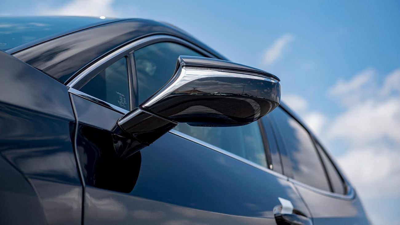 Lexus UX250h STD (NON GCC) LEXUS UX250H | 2-YEAR WARRANTY + SERVICE AVAILABLE | IN-HOUSE FINANCING | 0% DOWNPAYME