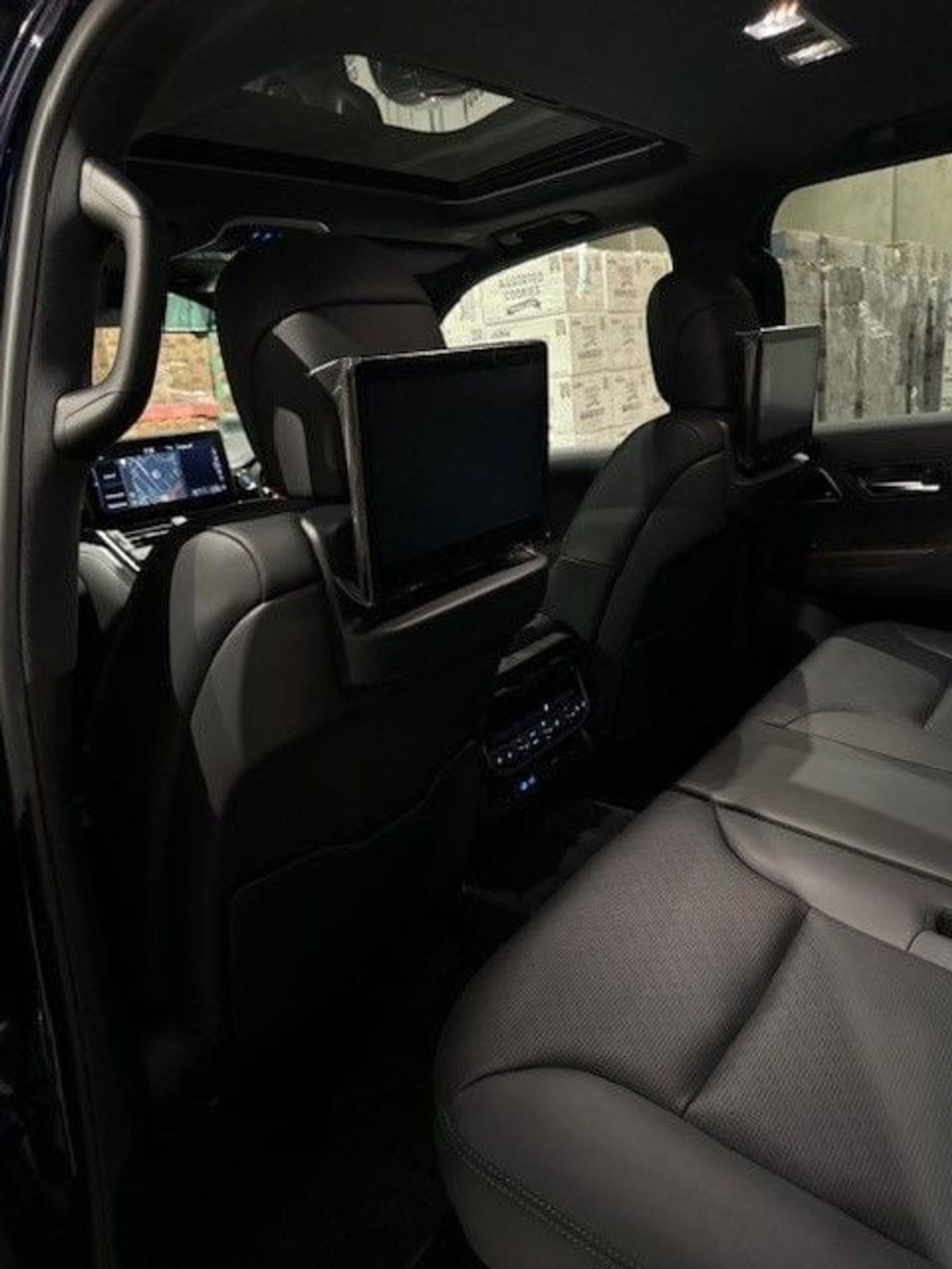 تويوتا لاند كروزر SAHARA DIESEL AUTO 15KM NEW FULL OPTIONS RIGHT-HAND-DRIVE