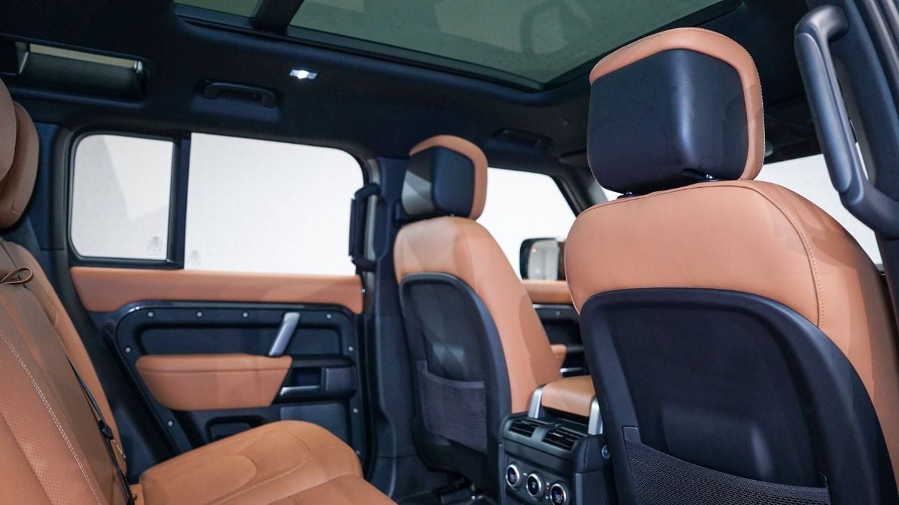 لاند روفر ديفندر | AED 7,597 PM | Warranty Oct-2029* | GCC