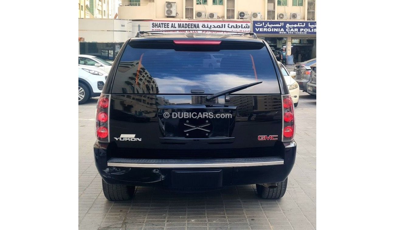 GMC Yukon GMC YUKON DENALI  2012 GCC  .  FULL OPTION.  SERVICE HISTORY  . ACCIDENT FREE  .. ORIGINAL PAINT  .