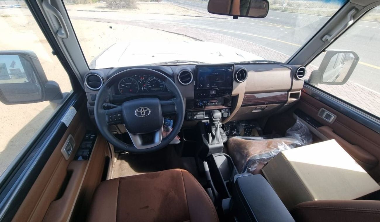 تويوتا لاند كروزر بيك آب TOYOTA LC 79 2.8 DOUBLE CABIN DIESEL FULL OPTION