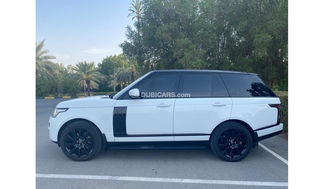 Land Rover Range Rover Range rover Vogue SE V8 2014 GCC Original  paint