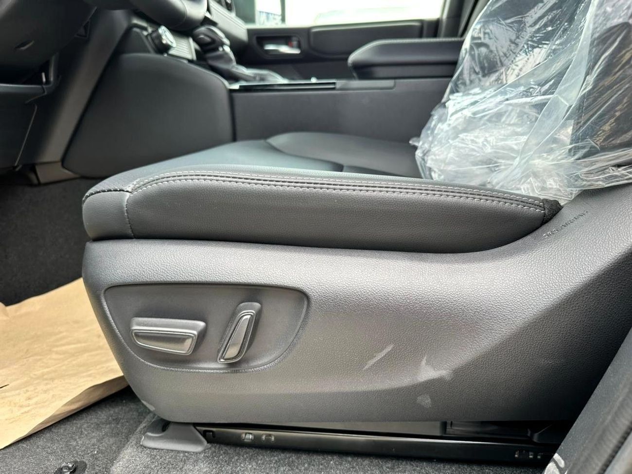 تويوتا برادو TOYOTA PRADO 2.4L PETROL BLACK 2025 GCC ALL-ROUNDER FULL (Export Only)