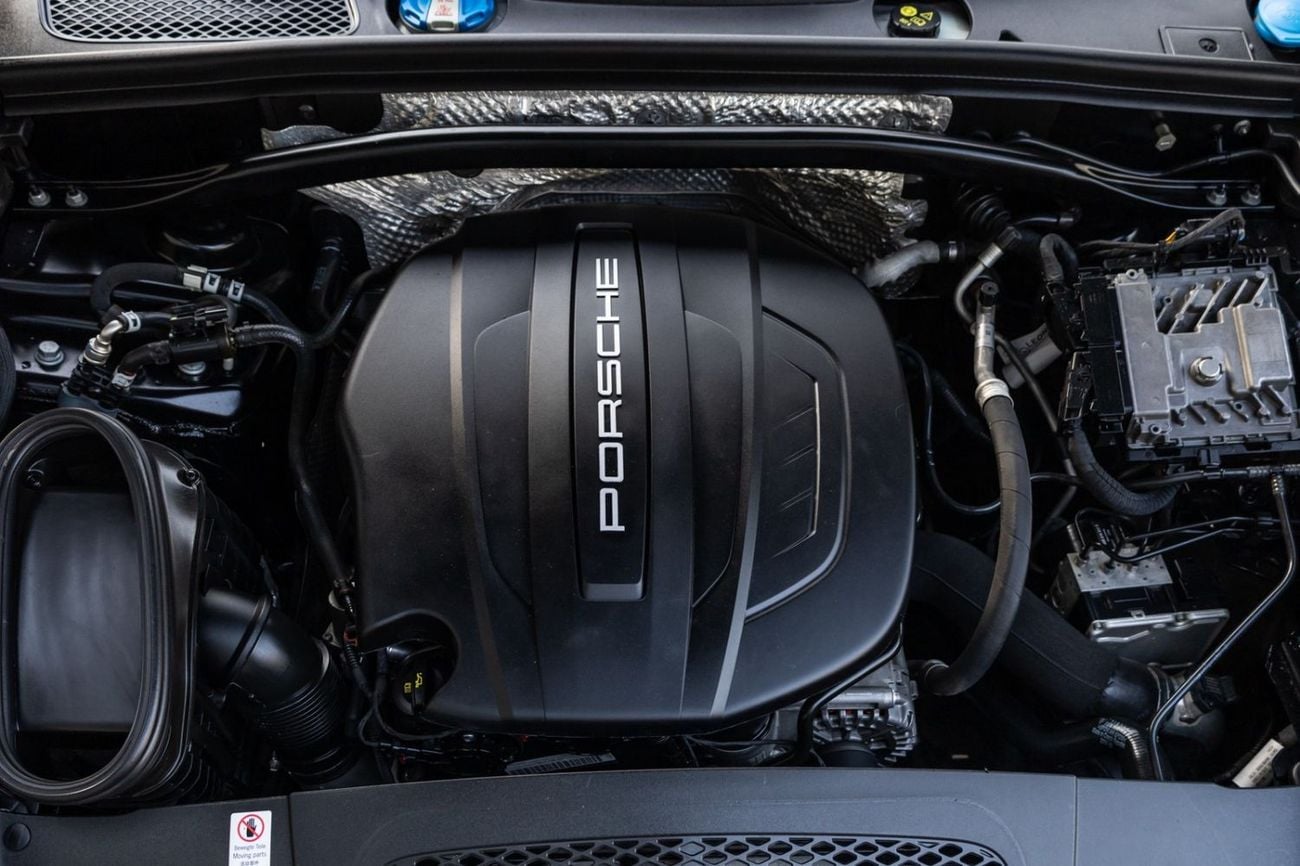 بورش ماكان Porsche Macan 2021 GCC | Warranty
