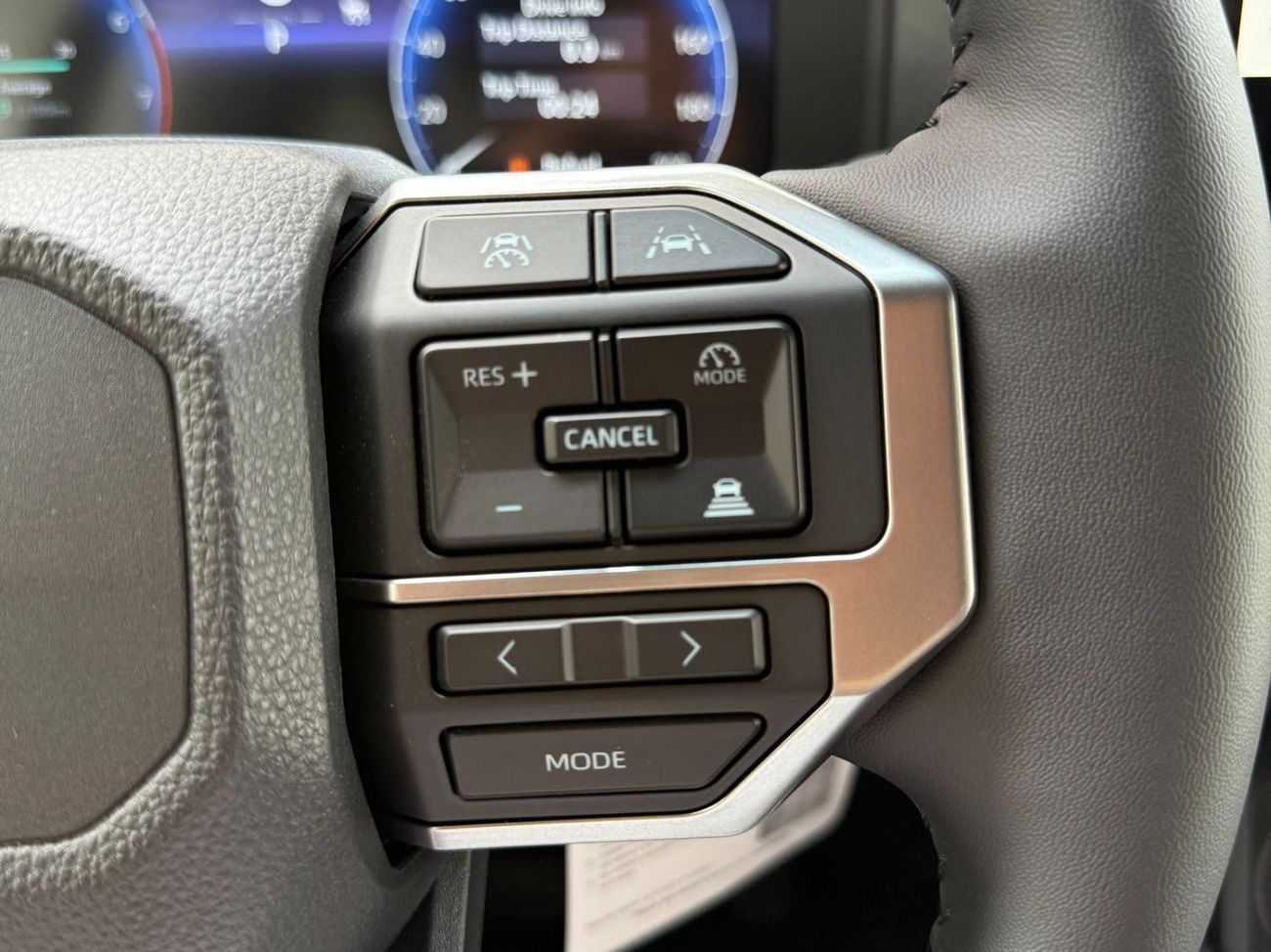 تويوتا برادو LUXURY 2.4 TURBO **EXPORT ONLY**التصدير فقط خارج الخليج***