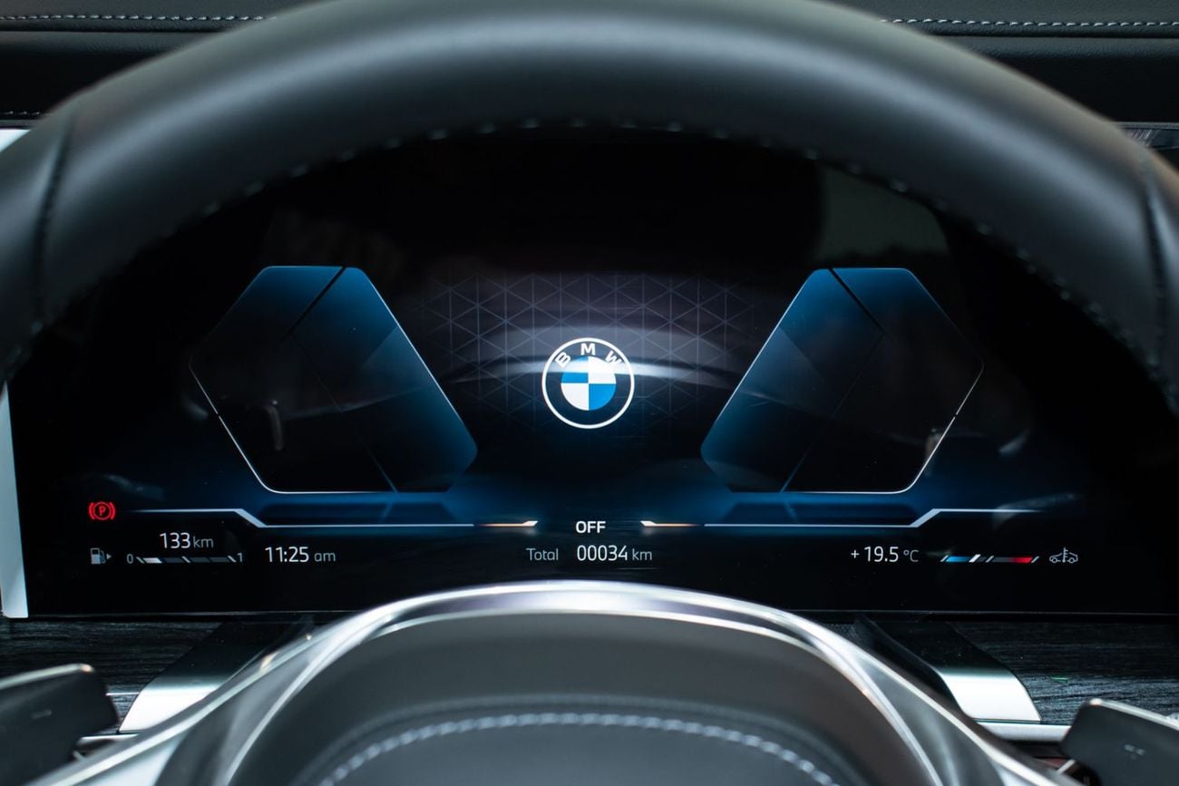 BMW 740i LUXURY PURE EXCELLENCE