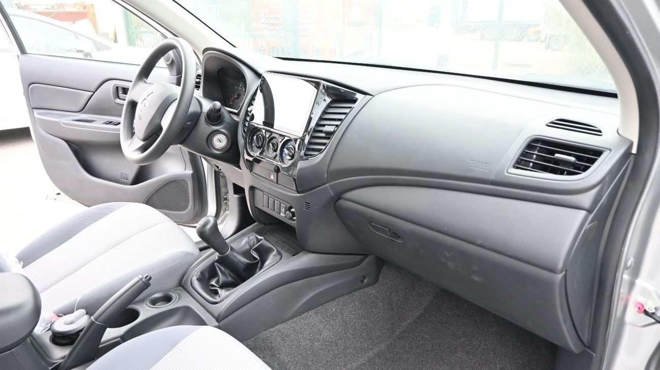 Mitsubishi L200 MITSUBISHI L-200 2.5L DIESEL DCAB 2WD GL 5/MT WHITE (with Touch Screen, Rear View Camera & Bedliner)