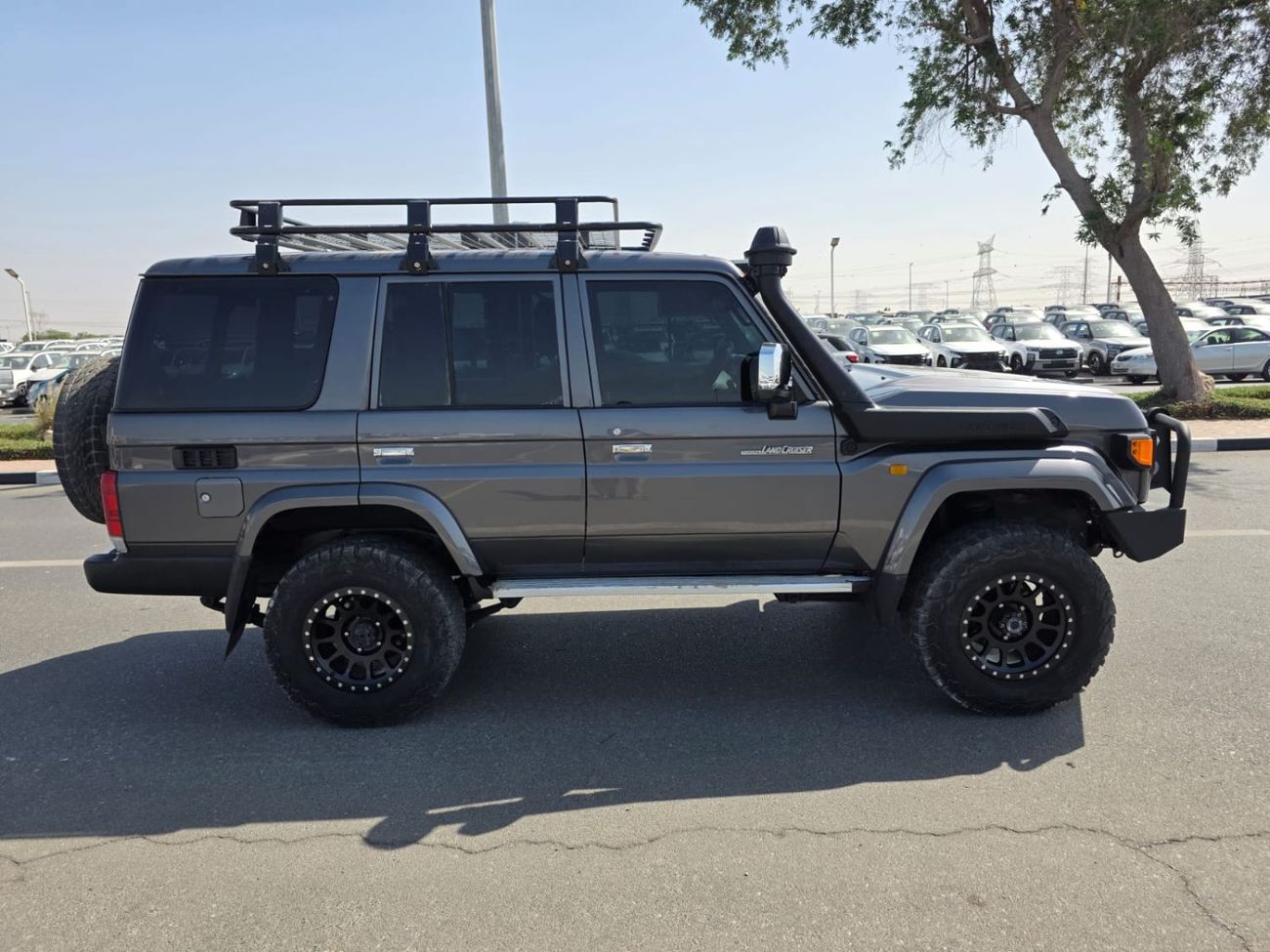 Toyota Land Cruiser 70 RIGHT HAND DRIVE ONLY FOR EXPORT 4.5 LITER 9 SEATS