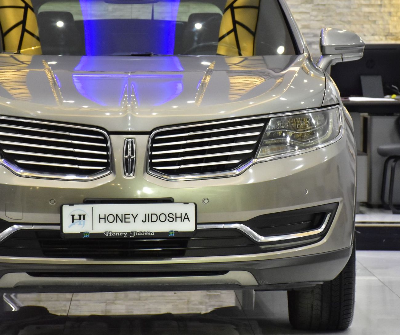 Lincoln MKX EXCELLENT DEAL for our Lincoln MKX 2.7 ECOBoost AWD ( 2016 Model ) in Beige Color GCC Specs