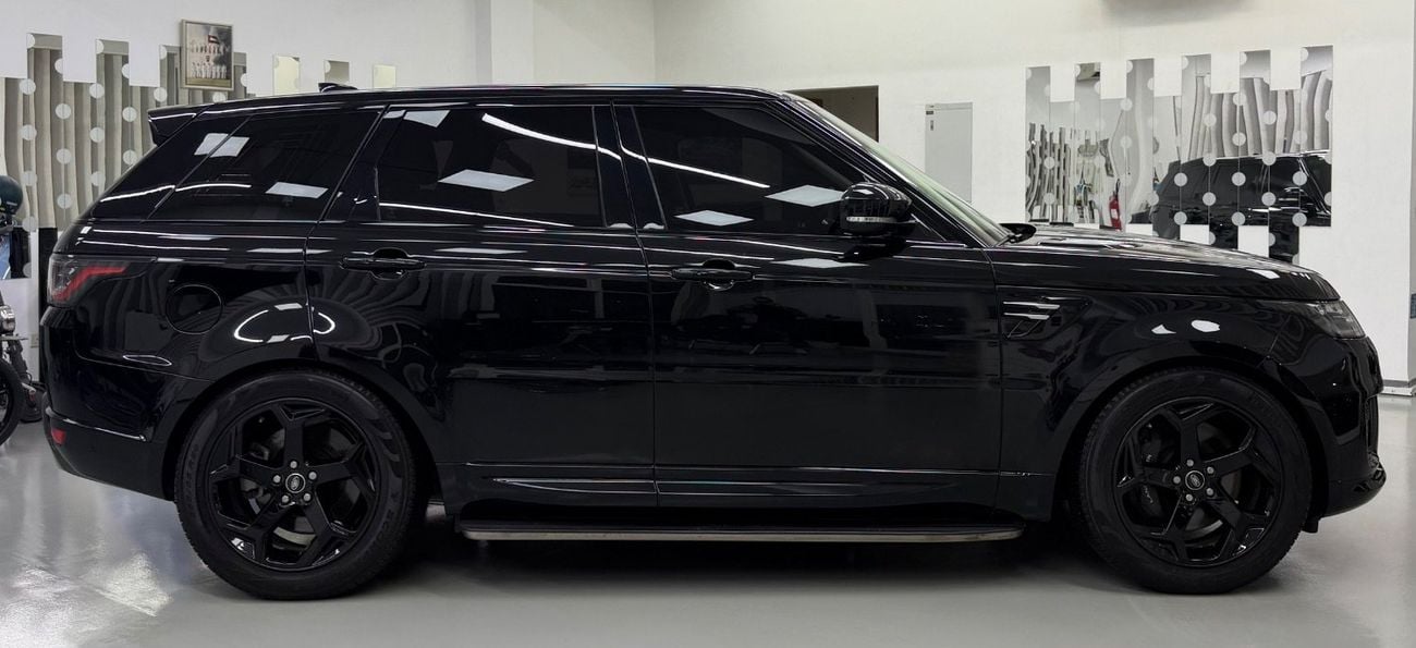 Land Rover Range Rover Sport HSE GCC .. FSH .. V6 .. Perfect Condition .. HSE